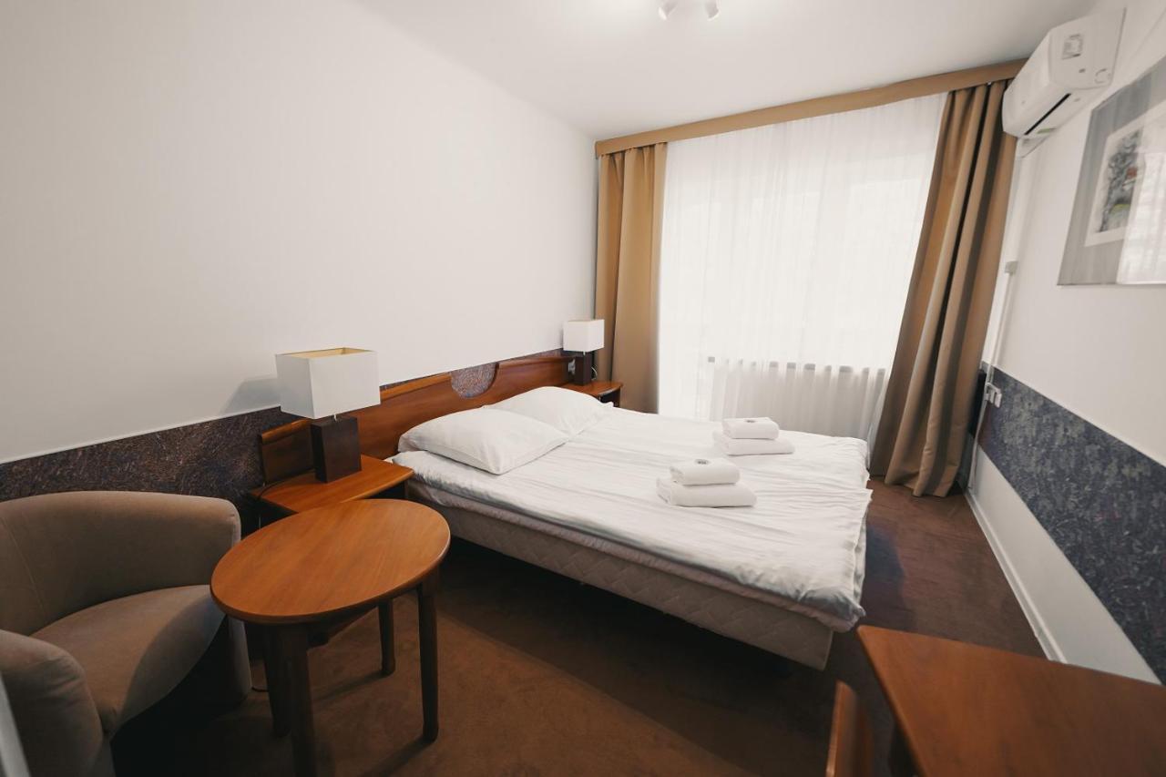 Elita Hotel & Restauracja Iwonicz-Zdrój Kültér fotó