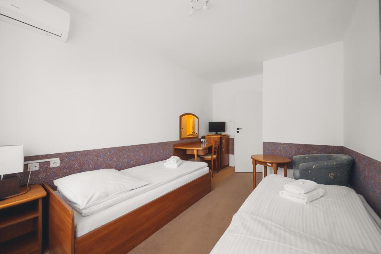 Elita Hotel & Restauracja Iwonicz-Zdrój Kültér fotó