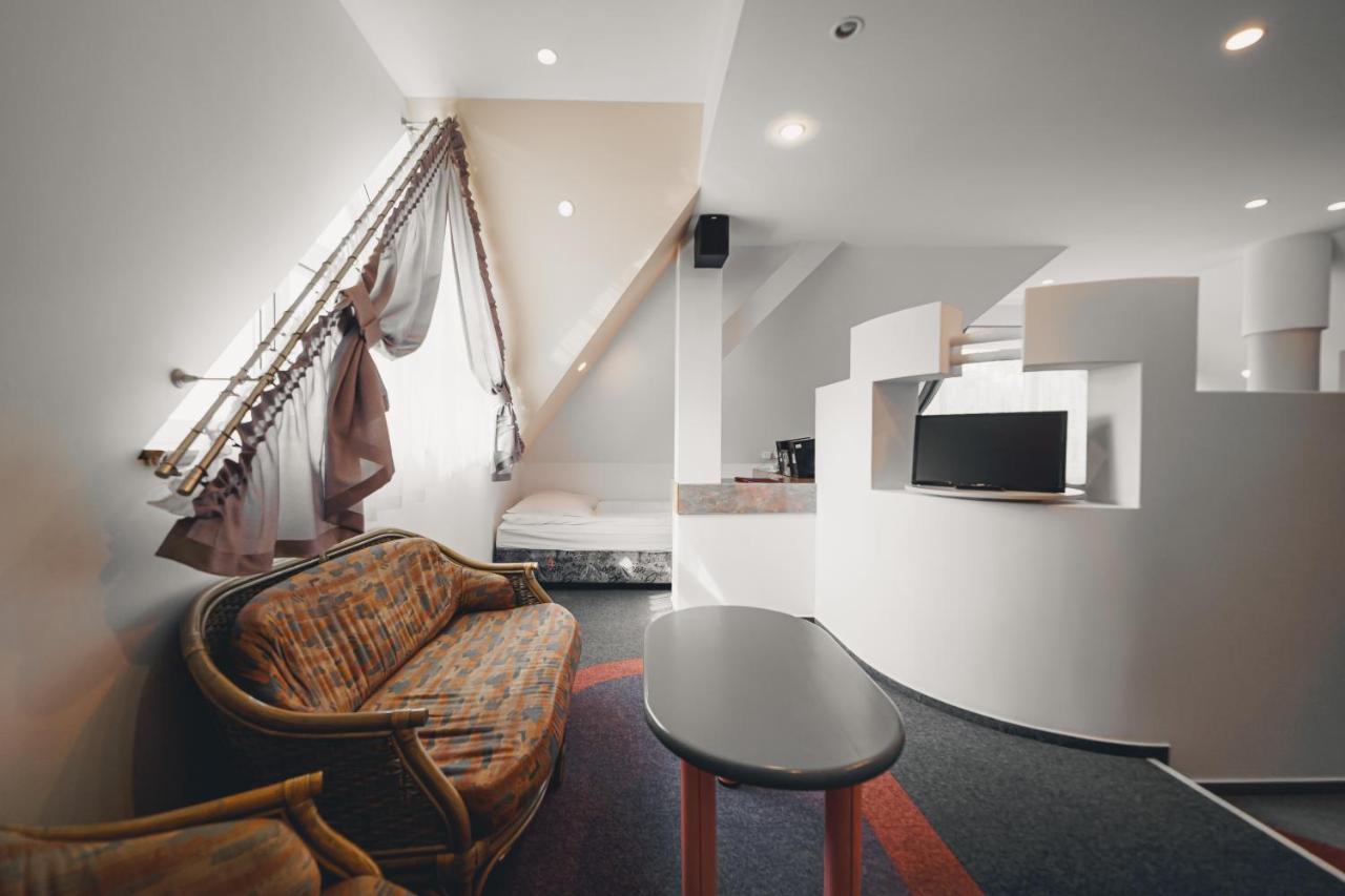 Elita Hotel & Restauracja Iwonicz-Zdrój Kültér fotó