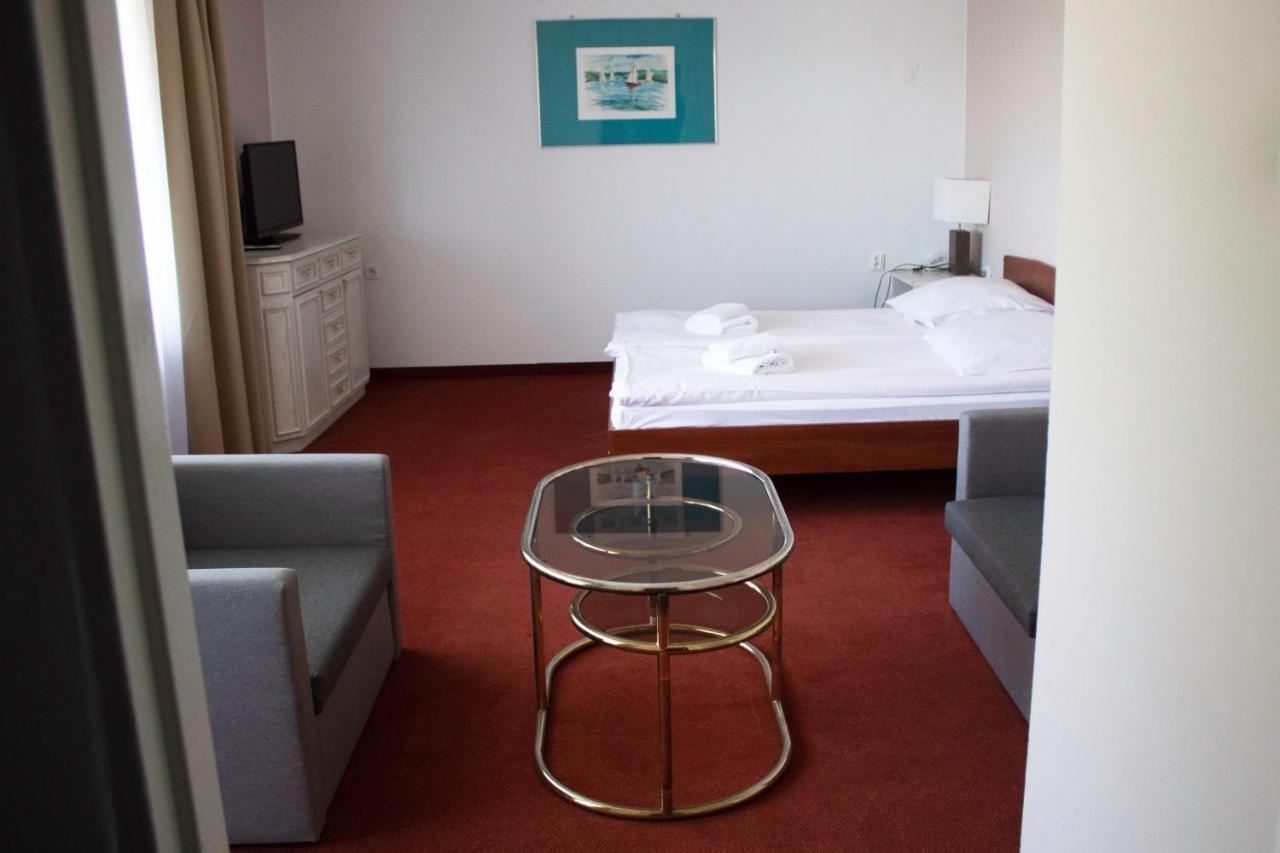 Elita Hotel & Restauracja Iwonicz-Zdrój Kültér fotó